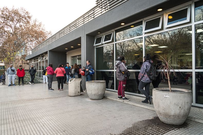 Las guardias y emergencias de los hospitales públicos funcionarán las 24 horas.