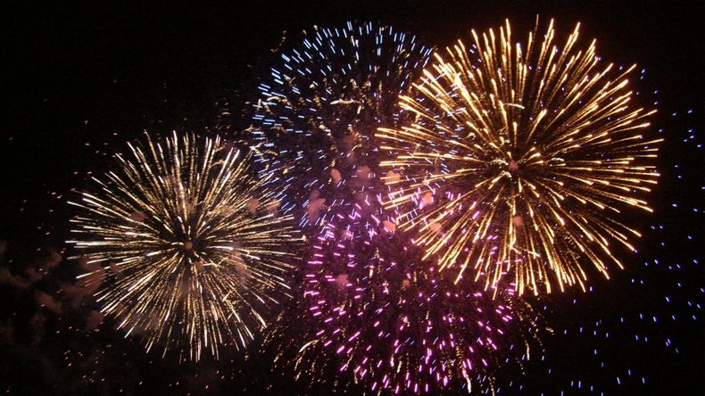 El uso de fuegos artificiales a la medianoche causa dudas en vecinos del Gran Mendoza.&nbsp;