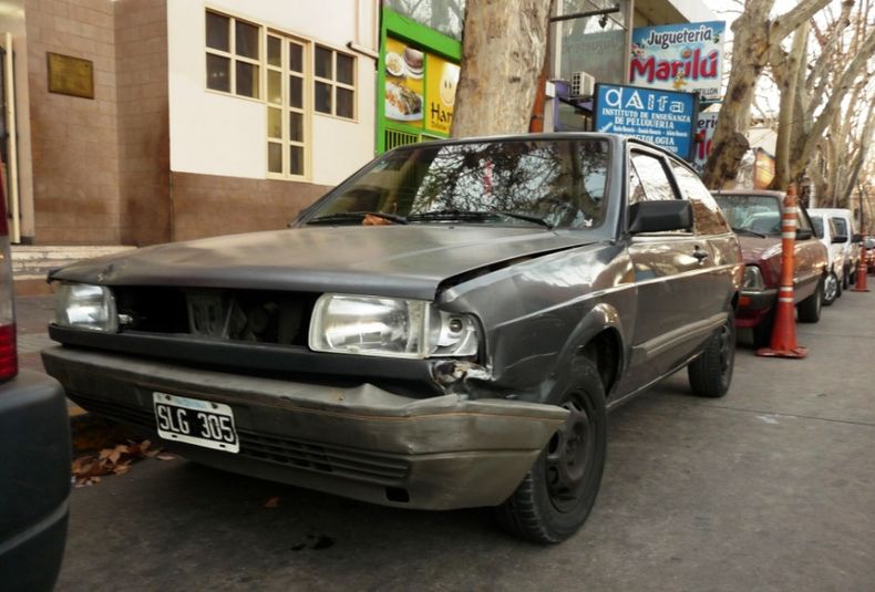 Auto policía borracho que chocó