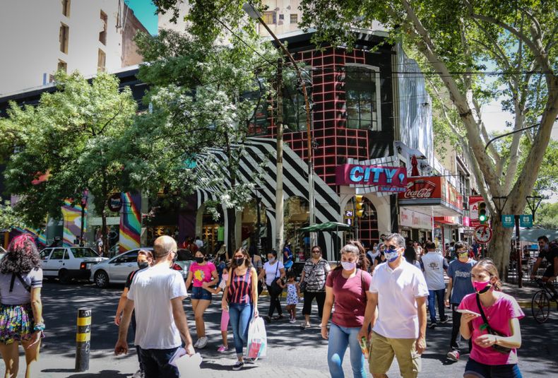 Compras navideñas, fin de año, navidad, vidrieras navidad, covid 19, coronavirus, año nuevo, consumo, compras, ventas, juguetes, juguetería, regalos