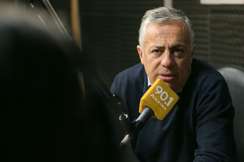 El candidato a gobernador por Cambia Mendoza, Alfredo Cornejo, visitó los estudios de Medios Andinos.