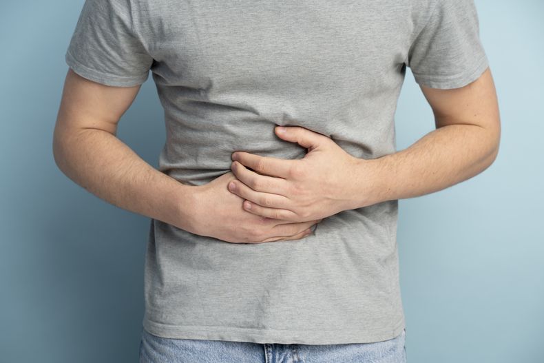 La hepatitis C puede permanecer oculta durante dos o tres décadas mientras daña el hígado de forma progresiva. 