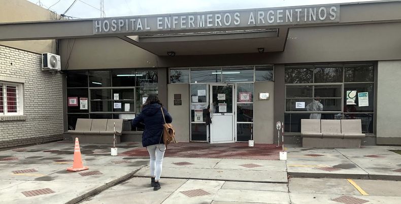 La mujer quedó internada en el hospital Enfermeros Argentinos de General Alvear. 