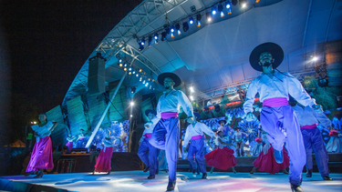 La Vendimia de la Ciudad 2026 propone un homenaje a nueve décadas de identidad. La Vendimia de la Ciudad 2026 propone un homenaje a nueve décadas de identidad.