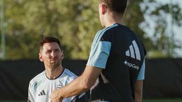 Lionel Scaloni comenzó a definir variantes en la Selección Argentina durante los entrenamientos en Kansas, Estados Unidos, en plena preparación para el Mundial 2026.