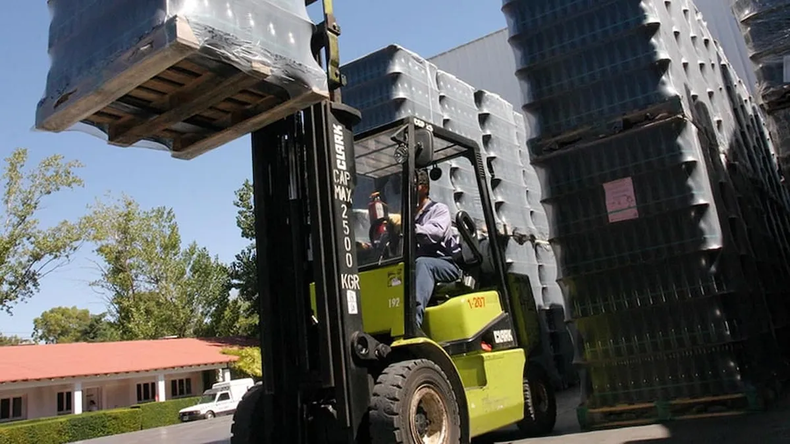 En medio de la caída de las exportaciones, Mendoza prepara un programa de tasas reducidas para prefinanciar y financiar exportaciones.