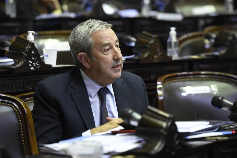 Julio Cobos se opuso al proyecto de alcohol cero.