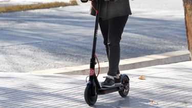 Proponen que para conducir un monopatín eléctrico sea obligatorio contar con licencia de conducir. Proponen que para conducir un monopatín eléctrico sea obligatorio contar con licencia de conducir.