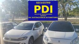 Los dos autos secuestrados en el allanamiento realizado en Godoy Cruz.&nbsp;