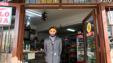 german paez, el joven comerciante que regala desayunos a las personas en situacion de calle