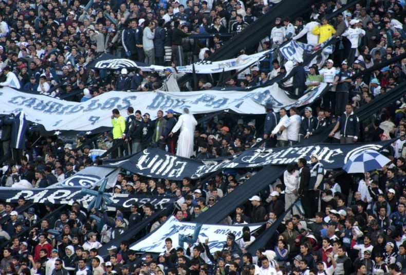 Los hinchas de La Lepra están preocupados por el presente de su equipo.