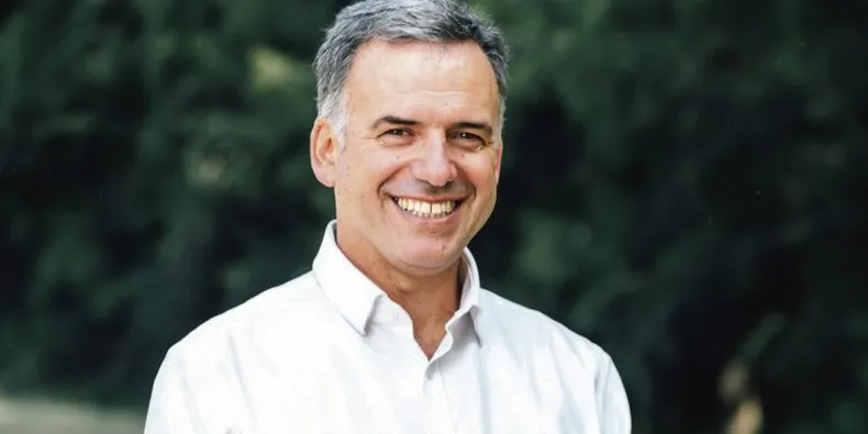 Yamandú Orsi, candidato presidencial de Uruguay del Frente Amplio. Foto: Gentileza La Mañana, Uruguay.