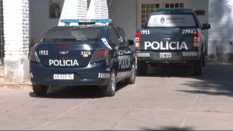 Personal de la Comisaría 24 de Malargüe trabajó en la escena del hecho. 