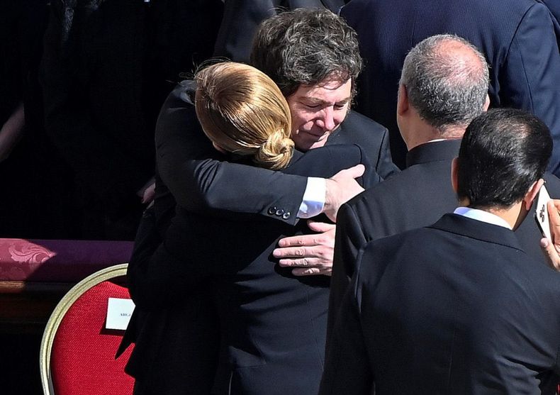 Qué hizo Milei con Meloni tras el funeral del papa Francisco.