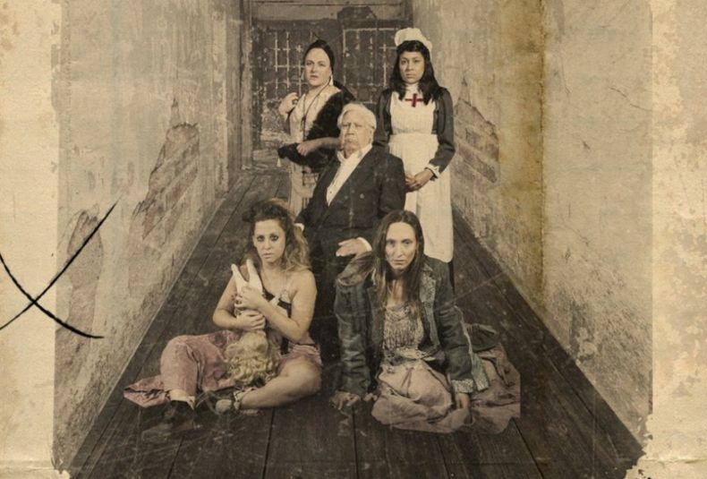 De Atar un musical de locos