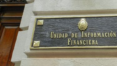 El dólar blue, otra vez en la mira del Gobierno a través de la Unidad de Información Financiera, uno de los brazos para controlar actividades ilícitas