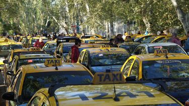 Taxis: la protesta que terminó en caos vehicular y la dura respuesta del Gobierno.