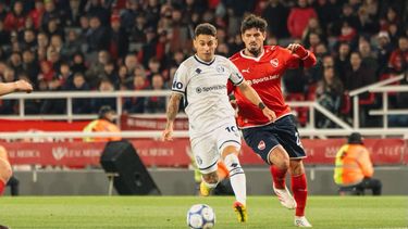 Independiente Rivadavia empató ante Independiente en Avellaneda y sumó un punto importante en la pelea por la tabla anual. Independiente Rivadavia empató ante Independiente en Avellaneda y sumó un punto importante en la pelea por la tabla anual.