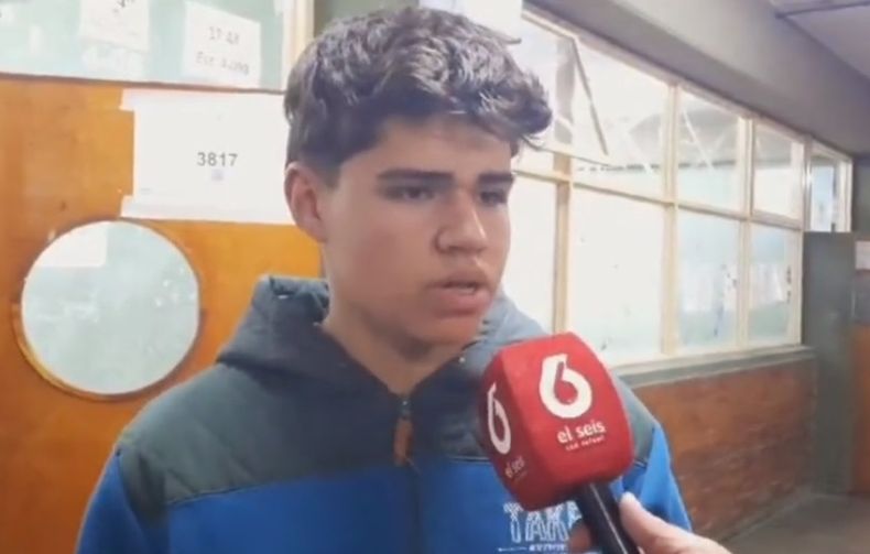 Joven de 16 años votó en San Rafael. Joven de 16 años votó en San Rafael.
