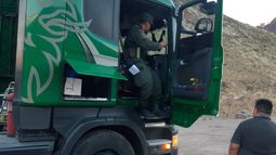 Gendarmería descubrió un millonario cargamento ilegal que llegaba desde Chile