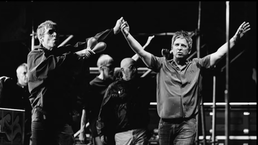 Noche inolvidable: Oasis desató su furia britpop en Buenos Aires. Noche inolvidable: Oasis desató su furia britpop en Buenos Aires.