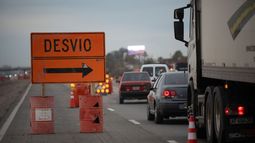 Modifican los desvíos en el Acceso Este para reducir demoras y mejorar la circulación