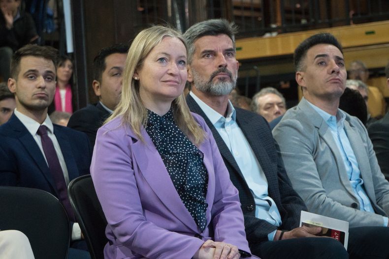 Ulpiano Suarez y Hebe Casado tambi&eacute;n cuestionaron la no remoci&oacute;n de Manuel Adorni.