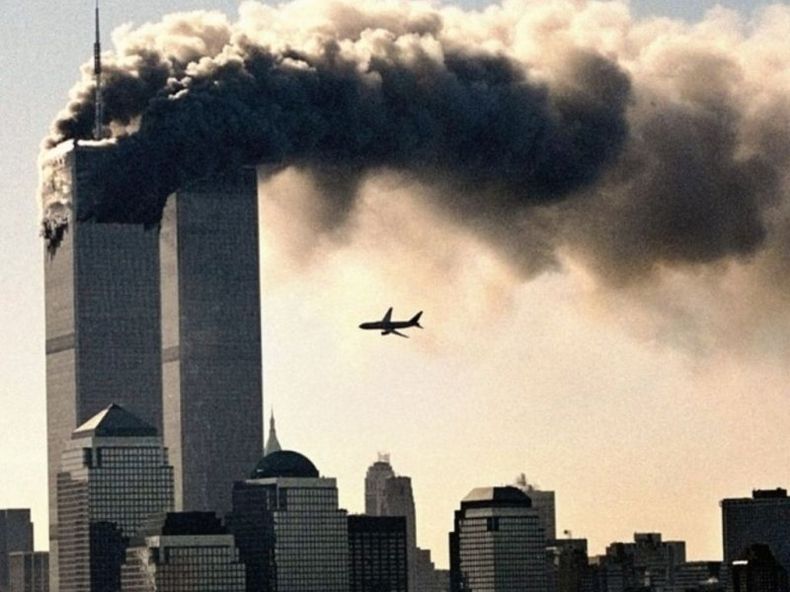 En imágenes: así fue el momento previo al impacto del segundo avión.