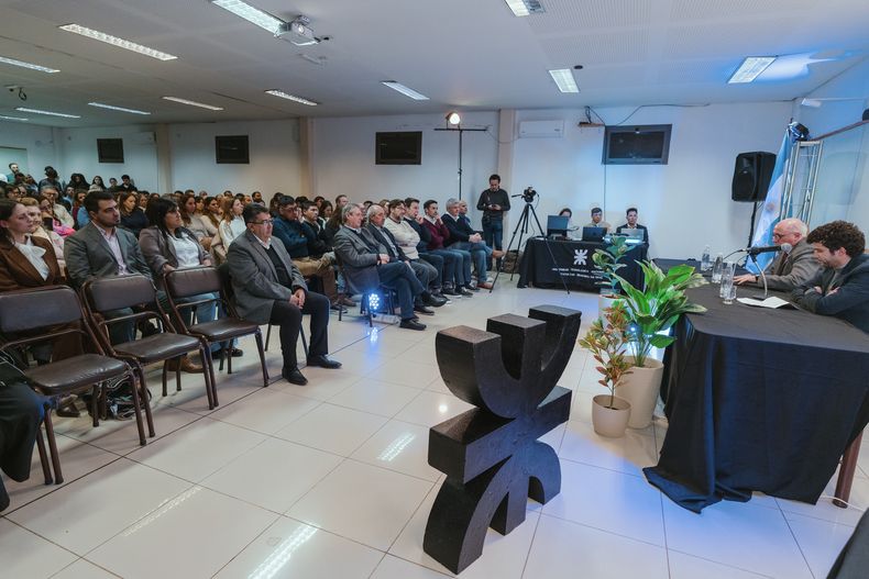 Importante presencia de la comunidad universitaria y política en el acto de asunción de las nuevas autoridades de la UTN.