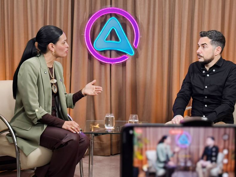 Flor Destefanis, entrevista andino streaming Voces de Gestión