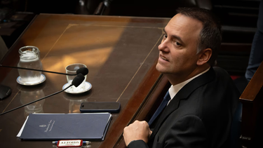 Manuel Adorni suma cuestionamientos.