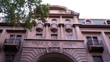 el pasaje san martin se convirtio en el edificio embajada de la paz