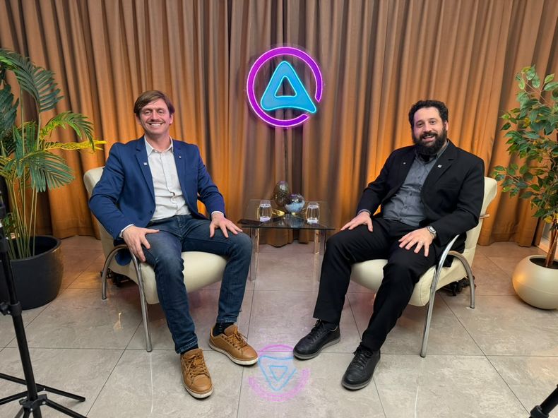 Augusto Grilli Fox y Mario Guerrero analizan las elecciones en Perú y Colombia.