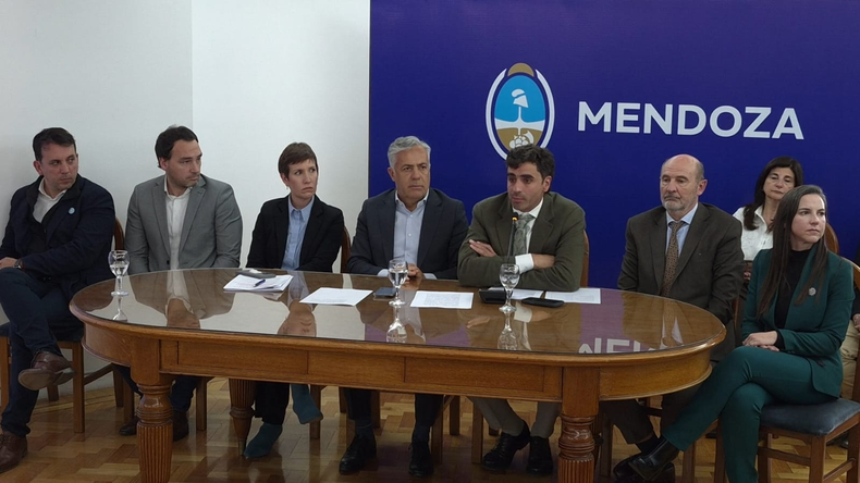 El Gobierno de Mendoza reunió a intendentes y activó un plan de alerta temprana para enfrentar al Súper Niño