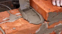 Mendoza aplica nuevas regulaciones ambientales a industrias como la del ladrillo y el cemento.&nbsp;