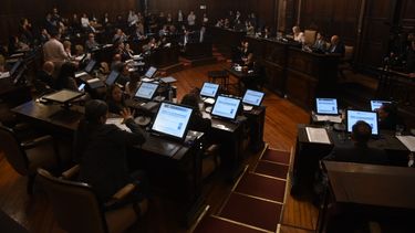 El nuevo Senado debuta con una ley de mucho peso institucional. El nuevo Senado debuta con una ley de mucho peso institucional.