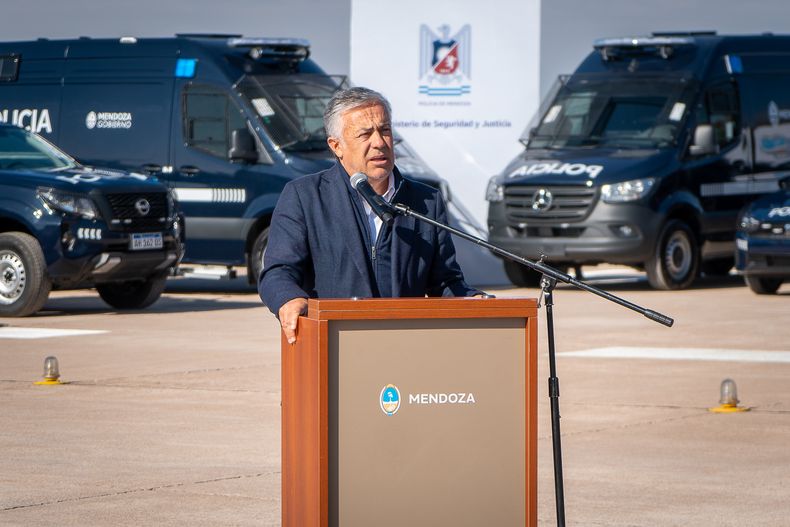 Alfredo Cornejo presentó una nueva etapa del plan de fortalecimiento del sistema de seguridad provincial