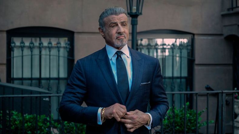 Sylvester Stallone la rompe en su nueva serie muy bien puntuada en IMDB.