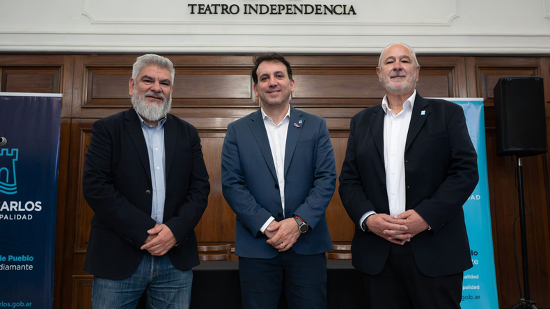 Diego Gareca, Tadeo García Zalazar y Alejandro Morillas presentaron la Fiesta de la Vendimia de San Carlos.