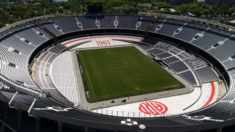 Di Carlo aseguró que el proyecto para techar y ampliar el estadio Monumental de River avanza a buen ritmo.