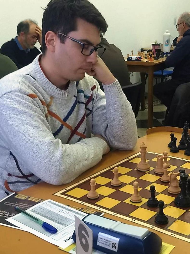 Ajedrez. Se jug&oacute; la cuarta y pen&uacute;ltima ronda del torneo de segunda y tercera categor&iacute;a.
