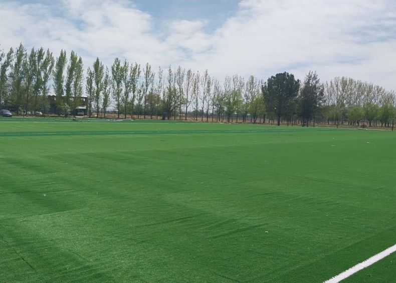 San Carlos inaugura esta tarde la cancha de hockey.