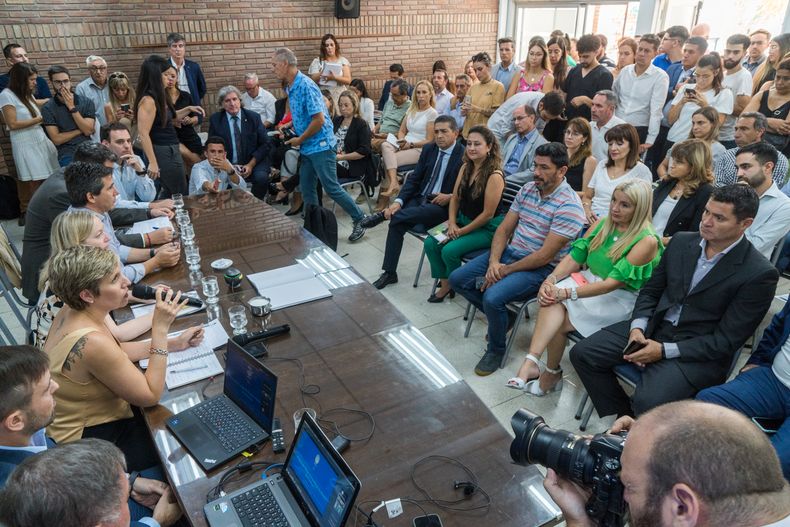 En plenario de comisiones, Latorre defendi&oacute; el nuevo C&oacute;digo de Miner&iacute;a que propone el cornejismo