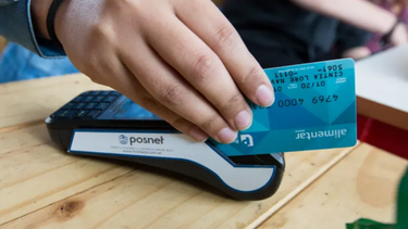 Oficializaron el 50% de aumento de la Tarjeta Alimentar: los nuevos montos