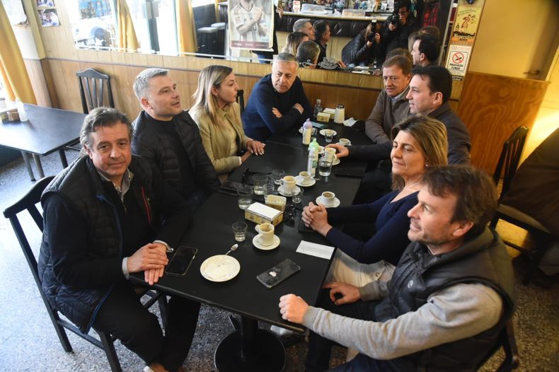 El tradicional desayuno que une a referentes de Cambia Mendoza. El tradicional desayuno que une a referentes de Cambia Mendoza.