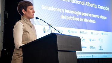 La ministra Jimena Latorre mantuvo un encuentro con autoridades de Alberta, Canadá, para fortalecer la cooperación y explorar oportunidades de desarrollo energético.