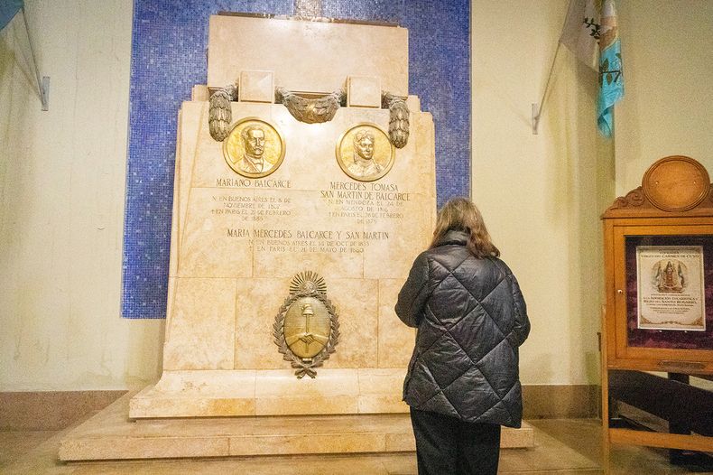 En la Basílica descansan los restos de Mercedes Tomasa de San Martín, hija del general José de San Martín.