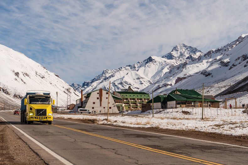 El Gobierno nacional dio un nuevo paso en el proceso de concesión privada de rutas nacionales y Mendoza quedó incluida.