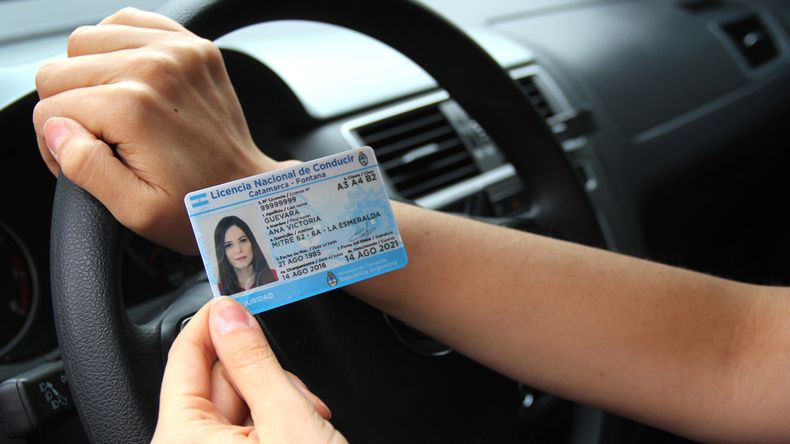 Manejar sin licencia de conducir es una falta grave. 