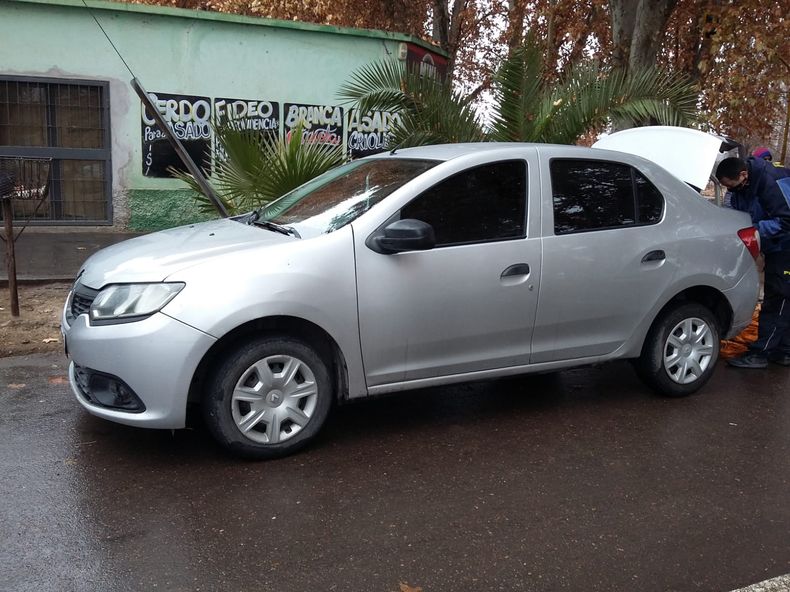 El auto donde se movilizaban cuatro de los supuesto robacables que actuaban en el Valle de Uco. 